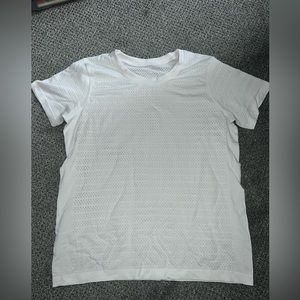 Lululemon tshirt